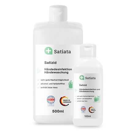 Zwei Flaschen alkoholfreies Händedesinfektionsmittel der Marke Satizid in unterschiedlichen Größen mit Produktinformationsetiketten zum Thema Aloe Vera.